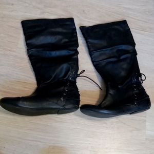 Below the knee lace up boots sz8